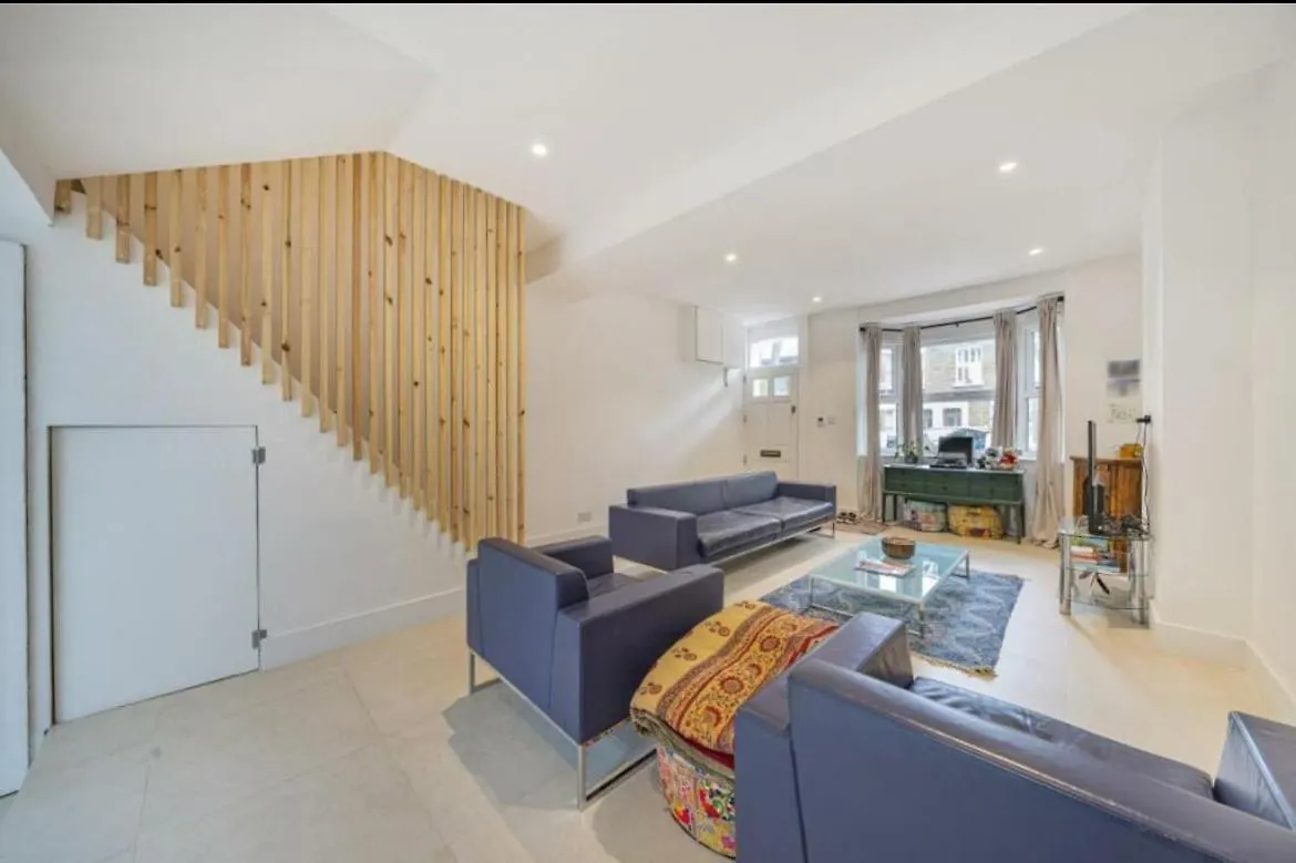 Charming 3 Bedroom Family Home London 0*,  United Kingdom