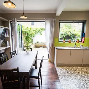 Fabulous Camberwell Z2 Holiday home